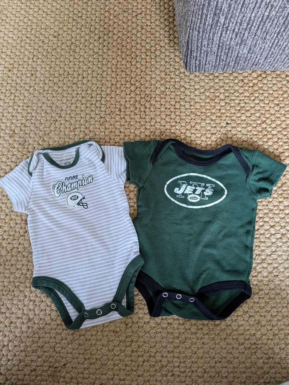 NFL NY Jets Baby Bodysuit Set (2) in Green and White with Logo - 3m